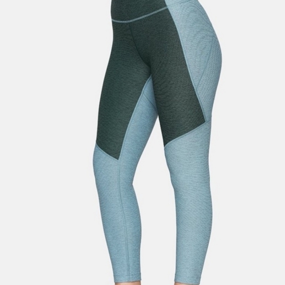 Outdoor Voices Two Toned Warmup 3/4 Leggings